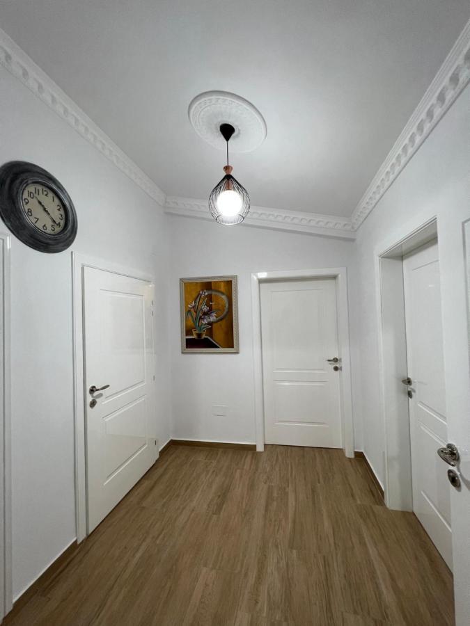 Apartment Elbasan City Center 2 Buitenkant foto