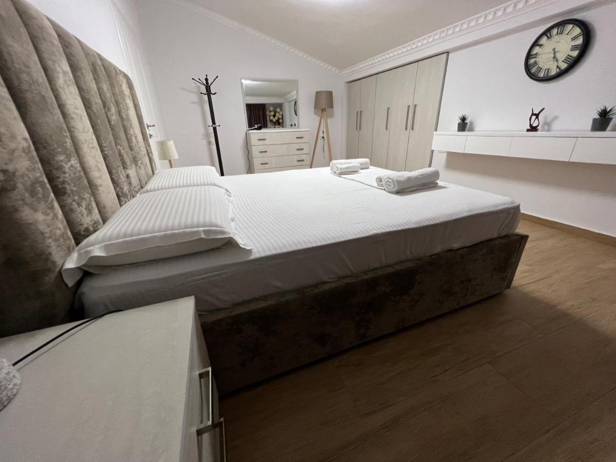 Apartment Elbasan City Center 2 Buitenkant foto